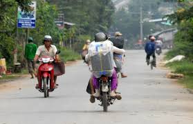 cho thuoc la lau bang xe may chay toc do cao.jpg
