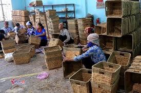 dan lat_ nganh nghe giup thoat ngheo.jpg